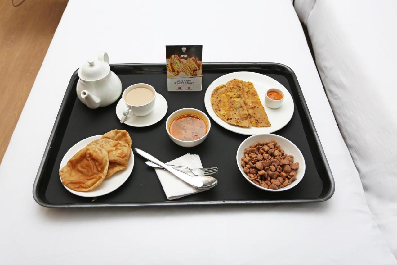 Oyo 14594 Hotel Amaltas 乌贾因 外观 照片